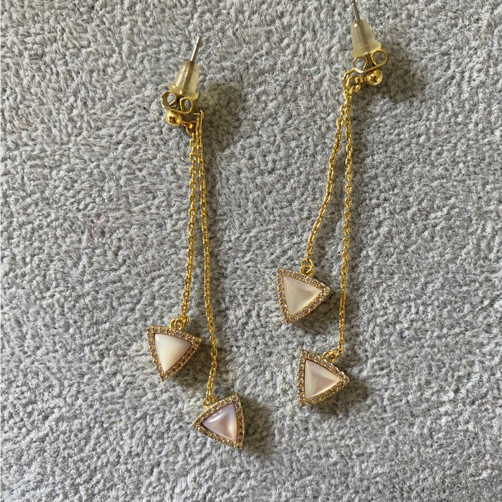 Rock box subscription NWOT- medium/long earrings
